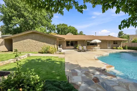 Exterior - 6316 E 57th Pl, Tulsa, OK 74135 photo 3 of 5