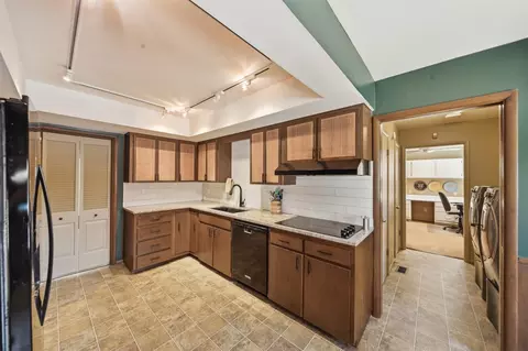 Kitchen - 6316 E 57th Pl, Tulsa, OK 74135 photo 1 of 4