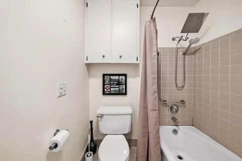 Bath - 6316 E 57th Pl, Tulsa, OK 74135 photo 2 of 3