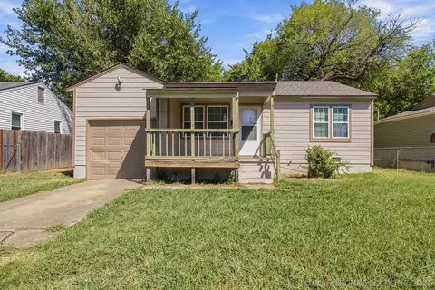 Exterior - 5951 E King Pl, Tulsa, OK 74115 photo 2 of 7