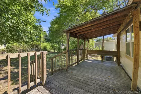 Exterior - 5951 E King Pl, Tulsa, OK 74115 photo 4 of 7