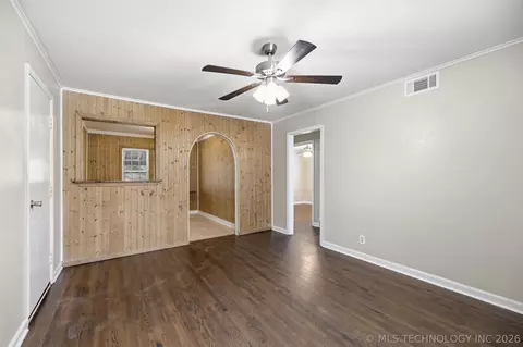 Living - 5951 E King Pl, Tulsa, OK 74115 photo 4 of 4