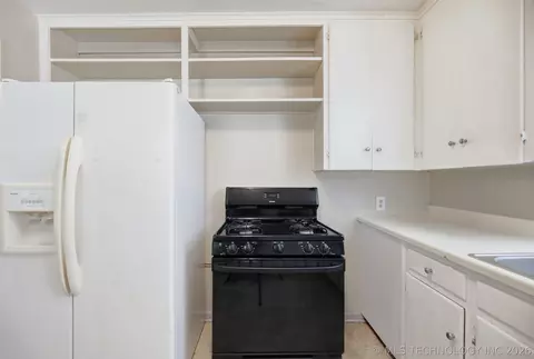 Kitchen - 5951 E King Pl, Tulsa, OK 74115 photo 3 of 3