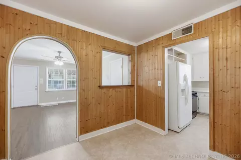 Entry Way - 5951 E King Pl, Tulsa, OK 74115 photo 1 of 1