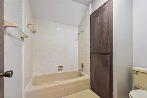 Bath - 6915 E 78th Pl, Tulsa, OK 74133 photo 6 of 6