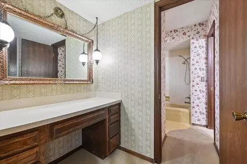 Bath - 6915 E 78th Pl, Tulsa, OK 74133 photo 1 of 6