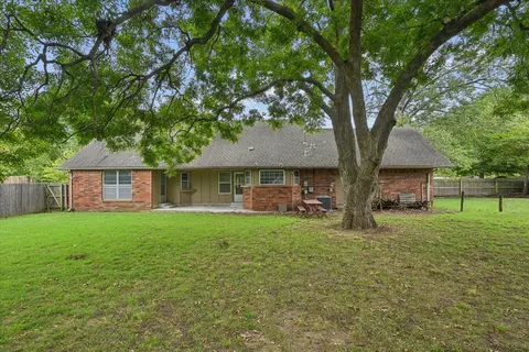 Exterior - 6915 E 78th Pl, Tulsa, OK 74133 photo 6 of 6