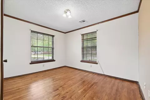 Bedroom - 6915 E 78th Pl, Tulsa, OK 74133 photo 4 of 9
