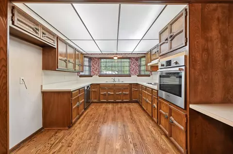 Kitchen - 6915 E 78th Pl, Tulsa, OK 74133 photo 1 of 3