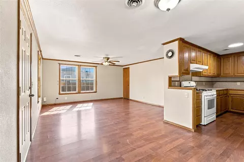 Living - 212 Duncan Ave, Checotah, OK 74426 photo 4 of 4