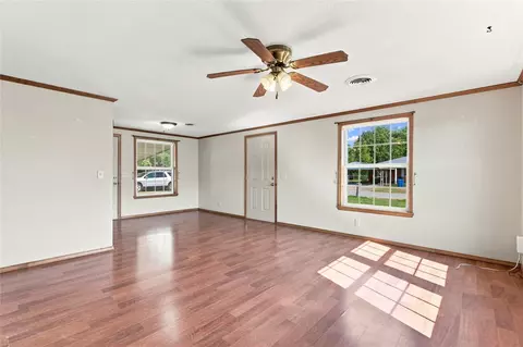 Living - 212 Duncan Ave, Checotah, OK 74426 photo 2 of 4