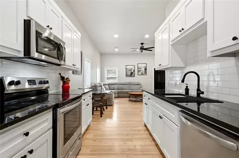 Kitchen - 420942 E 1168 Rd, Eufaula, OK 74432 photo 3 of 4