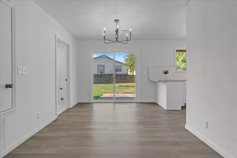 Dining - 13178 E 29th St, Tulsa, OK 74134 photo 1 of 1