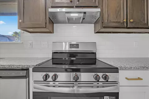 Kitchen - 13178 E 29th St, Tulsa, OK 74134 photo 3 of 3