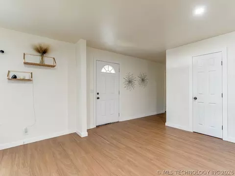 Entry Way - 120 Pruitt Rd, Ada, OK 74820 photo 2 of 3