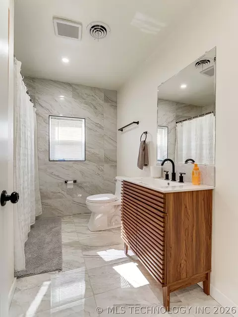 Bath - 120 Pruitt Rd, Ada, OK 74820 photo 6 of 7