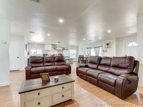 Living - 120 Pruitt Rd, Ada, OK 74820 photo 3 of 3