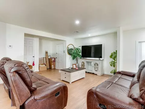 Living - 120 Pruitt Rd, Ada, OK 74820 photo 2 of 3