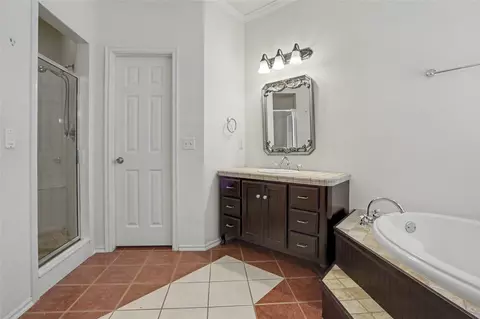 Bath - 7136 E 82nd St, Tulsa, OK 74133 photo 1 of 4