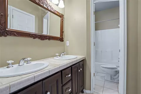 Bath - 7136 E 82nd St, Tulsa, OK 74133 photo 3 of 4