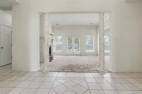 Living - 7136 E 82nd St, Tulsa, OK 74133 photo 1 of 7