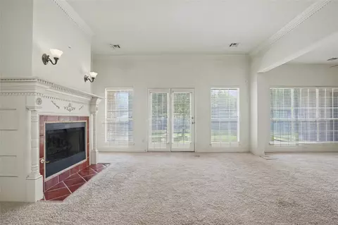 Living - 7136 E 82nd St, Tulsa, OK 74133 photo 2 of 7