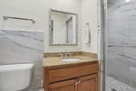 Bath - 1713 E 60th St, Tulsa, OK 74105 photo 3 of 4