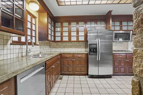 Kitchen - 1713 E 60th St, Tulsa, OK 74105 photo 4 of 5
