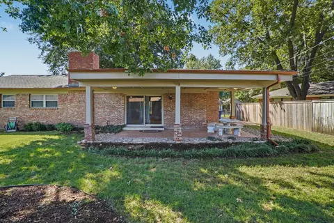 Exterior - 1713 E 60th St, Tulsa, OK 74105 photo 3 of 4