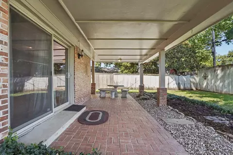Exterior - 1713 E 60th St, Tulsa, OK 74105 photo 1 of 4