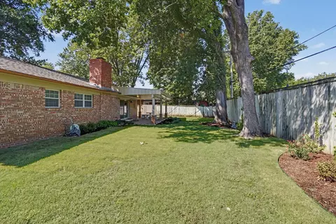 Exterior - 1713 E 60th St, Tulsa, OK 74105 photo 2 of 4