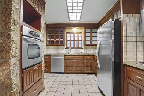 Kitchen - 1713 E 60th St, Tulsa, OK 74105 photo 3 of 5