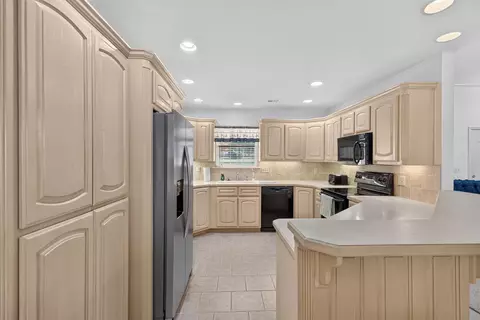 Kitchen - 86 Maple Rd, Pryor, OK 74361 photo 3 of 7