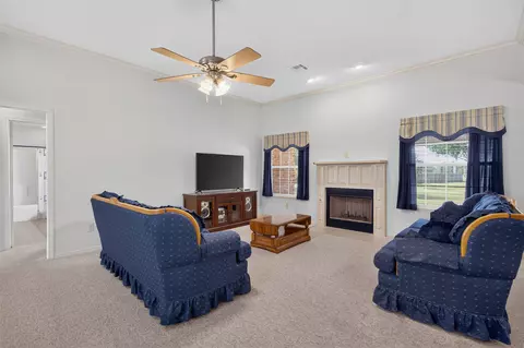 Living - 86 Maple Rd, Pryor, OK 74361 photo 1 of 2