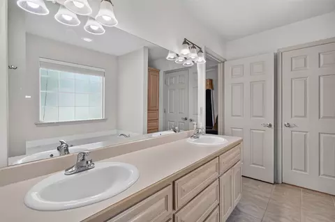 Bath - 86 Maple Rd, Pryor, OK 74361 photo 5 of 7