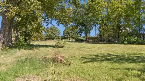 2122 E Pine St, Tulsa, OK 74110 photo 3