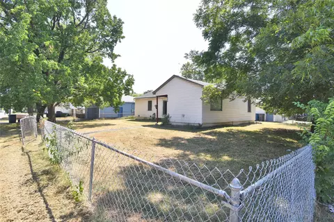 Exterior - 5906 E King St, Tulsa, OK 74115 photo 3 of 8