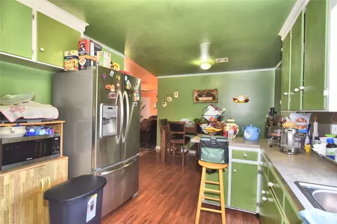 Kitchen - 5906 E King St, Tulsa, OK 74115 photo 2 of 2