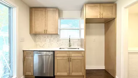 Kitchen - 2239 E 8th St, Tulsa, OK 74104 photo 4 of 7