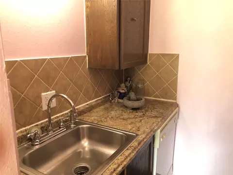 Kitchen - 4830 E 68th Street 144, Tulsa, OK 74136 photo 2 of 2