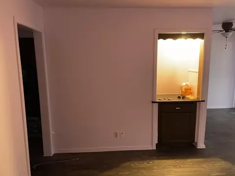 Living - 4830 E 68th Street 144, Tulsa, OK 74136 photo 2 of 3