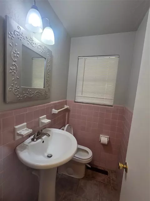 Bath - 1917 E 11 St, Ada, OK 74820 photo 1 of 5