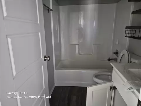 Bath - 2109 E Winston St, Broken Arrow, OK 74012 photo 1 of 2