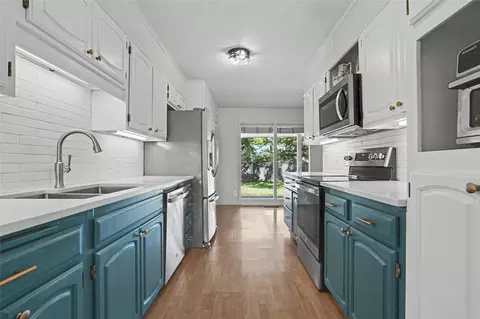 Kitchen - 3041 E 84th St, Tulsa, OK 74137 photo 1 of 3