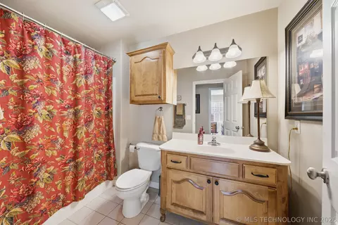 Bath - 7407 E Galveston Pl, Broken Arrow, OK 74014 photo 3 of 3