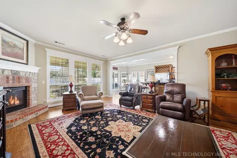 Living - 7407 E Galveston Pl, Broken Arrow, OK 74014 photo 4 of 4