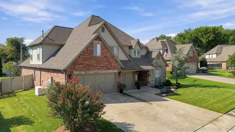 Exterior - 7407 E Galveston Pl, Broken Arrow, OK 74014 photo 3 of 5