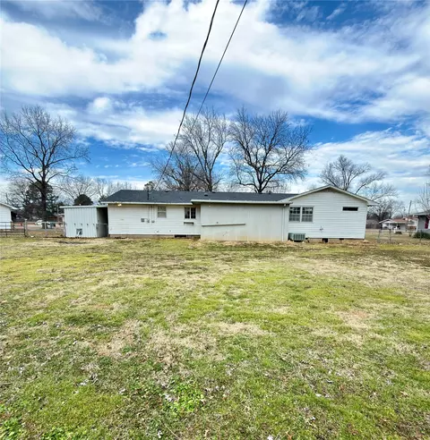 Exterior - 908 W Commercial, Haskell, OK 74436 photo 2 of 4