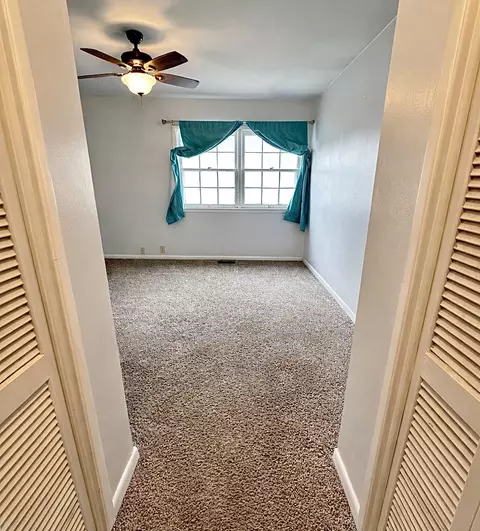 Bedroom - 908 W Commercial, Haskell, OK 74436 photo 1 of 4