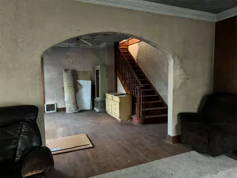 Living - 400 E Osage Ave, Mcalester, OK 74501 photo 2 of 3
